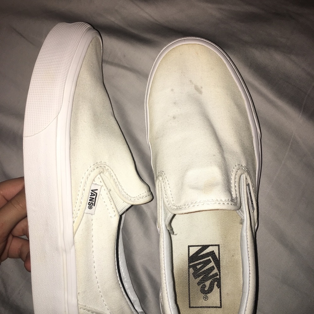 White vans slip on